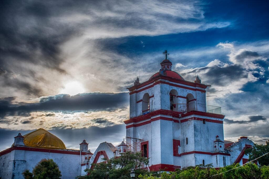 foto de iglesia con paisaje por franz perzu