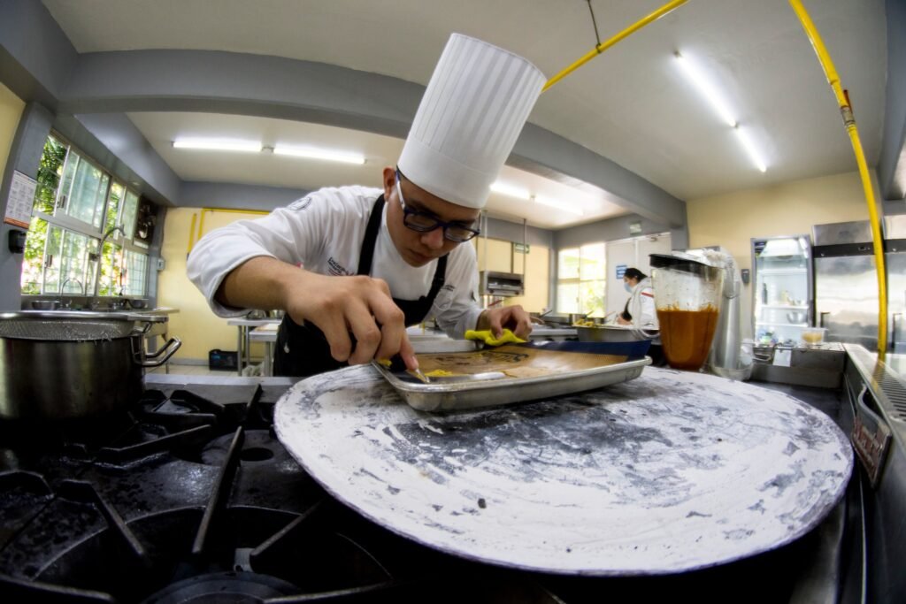 foto de chef y comal